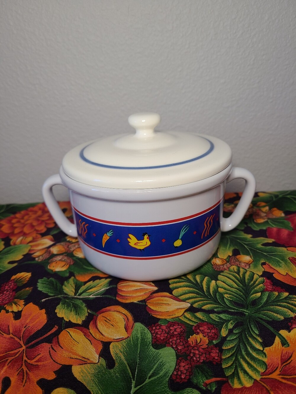 Vintage FTD Soup Bowl With Lid Covered Serving Bowl Chicken Vegetable Pattern